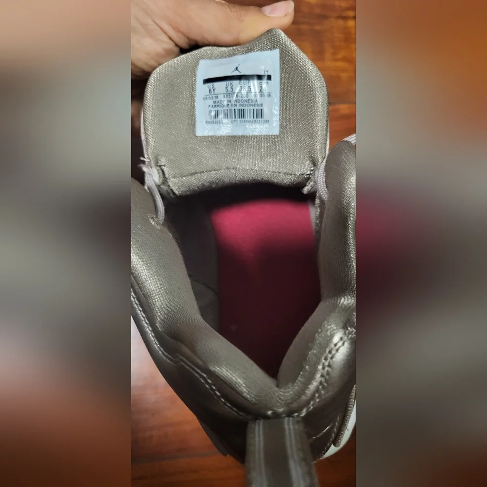 Nike Air Jordan Jumpman Team 2 SE size 6Y - Picture 4 of 12